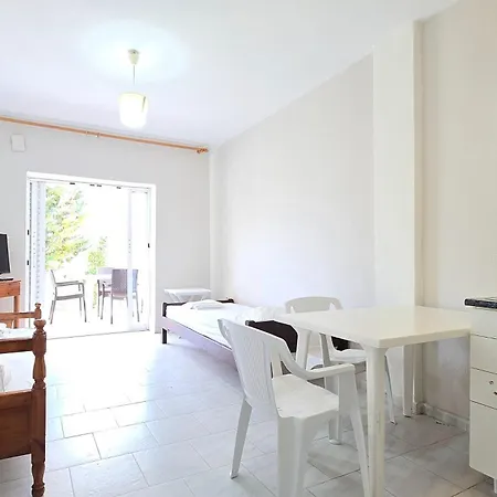 Apartament Coastal Comfort - 70m Form The Siviri